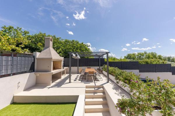 Luxury Villa My Wish With Pool Kastel Stari Exterior photo